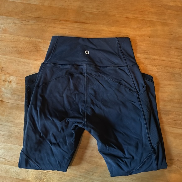 Lululemon women’s workout pants - Picture 2 of 2